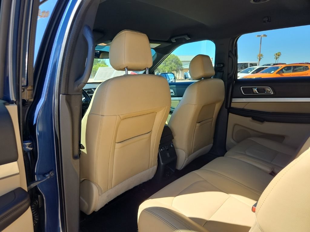 Used 2017 Ford Explorer XLT w/ Equipment Group 202A FWD image 20