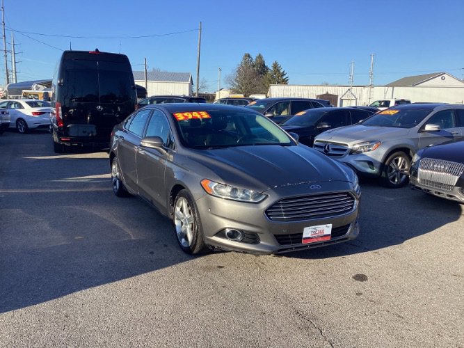 Used 2013 Ford Fusion Titanium image 2