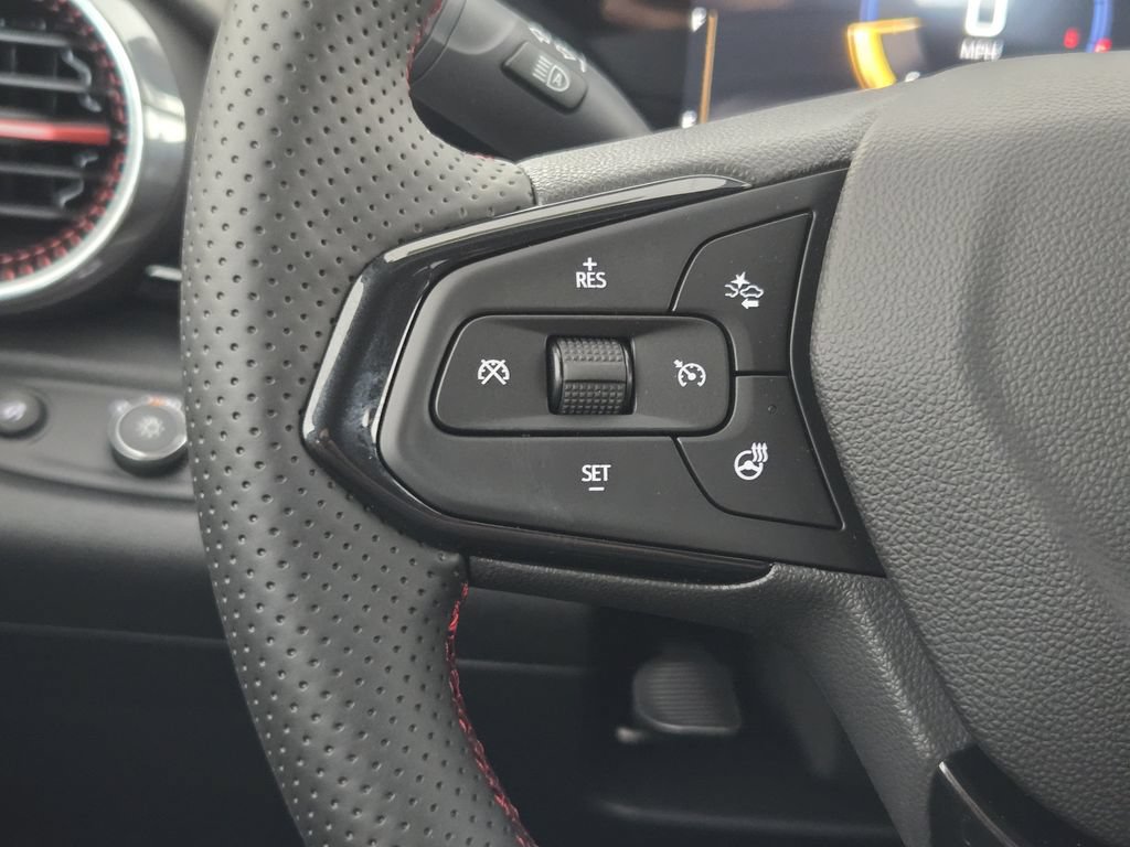 New 2026 Chevrolet Trax RS w/ Sunroof Package FWD image 31