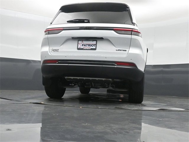New 2025 Jeep Grand Cherokee Limited w/ Black Appearance Package image 36
