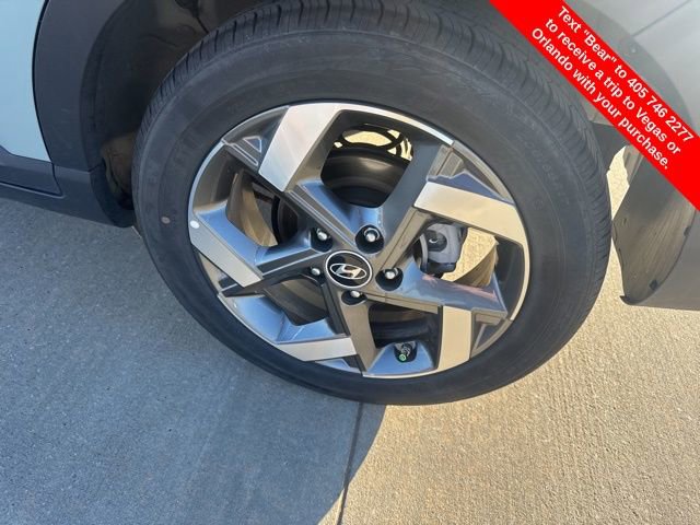 Used 2025 Hyundai Venue SEL image 9