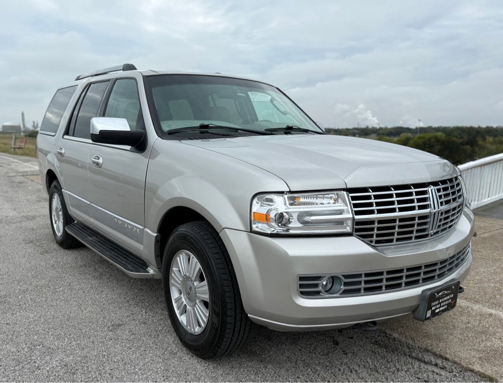 Used 2007 Lincoln Navigator Ultimate image 3