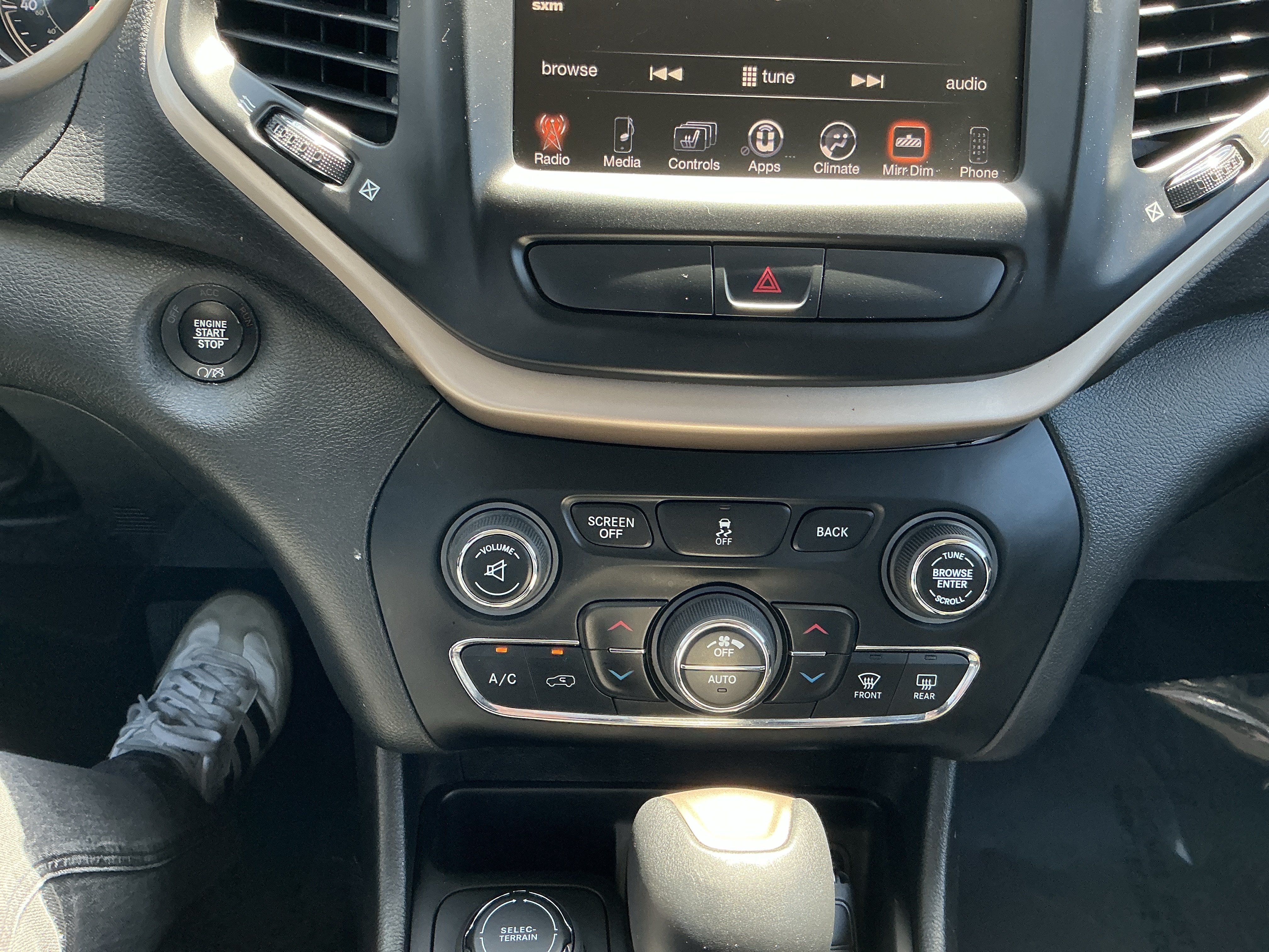 Used 2017 Jeep Cherokee High Altitude AWD/4WD image 29
