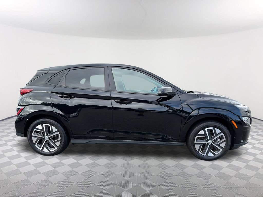 Used 2023 Hyundai Kona Limited FWD image 4