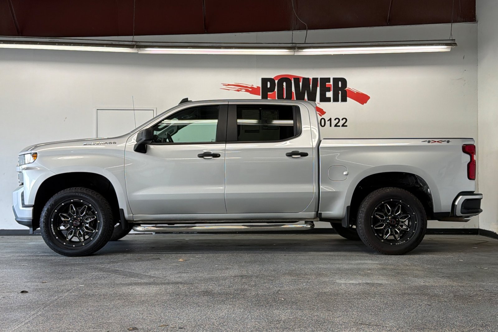 Used 2019 Chevrolet Silverado 1500 Custom w/ Custom Value Package AWD/4WD image 6