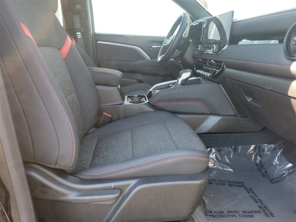 Used 2024 Chevrolet Colorado Z71 w/ Z71 Convenience Package 2 image 11