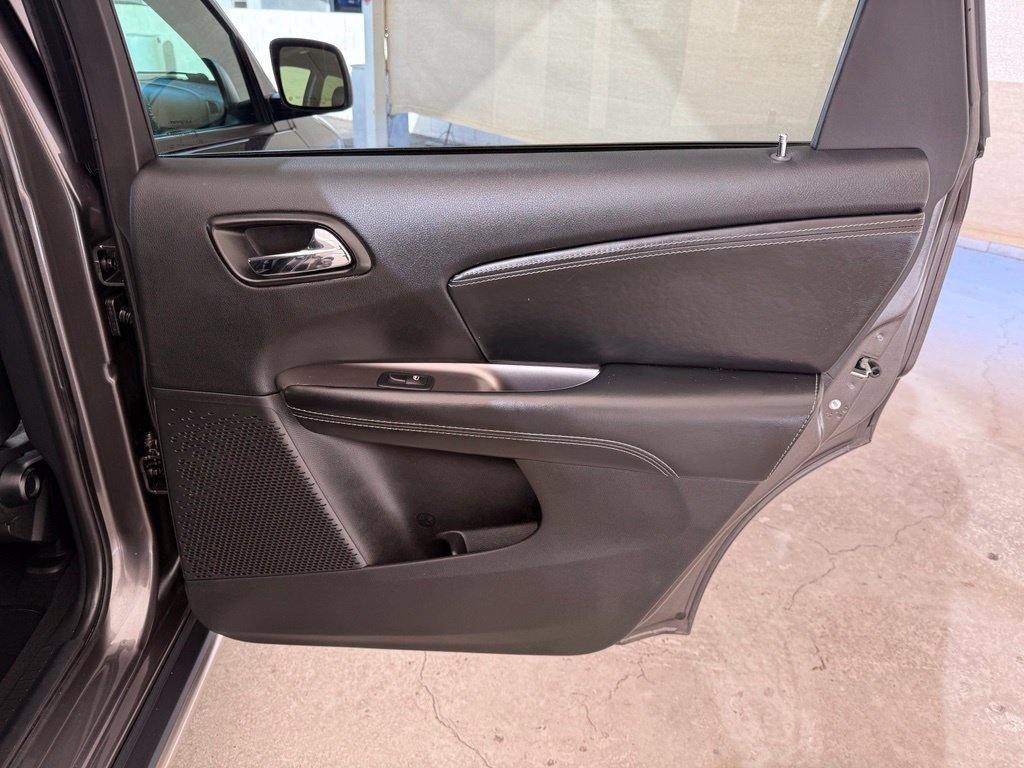 Used 2019 Dodge Journey Crossroad w/ Driver Convenience Group FWD image 13