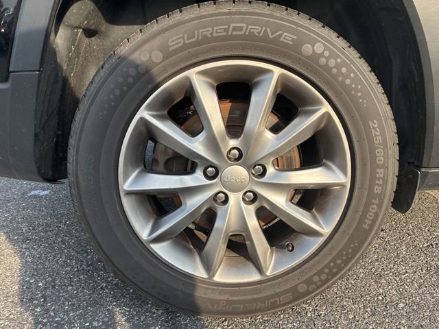 Used 2018 Jeep Cherokee Limited AWD/4WD image 11