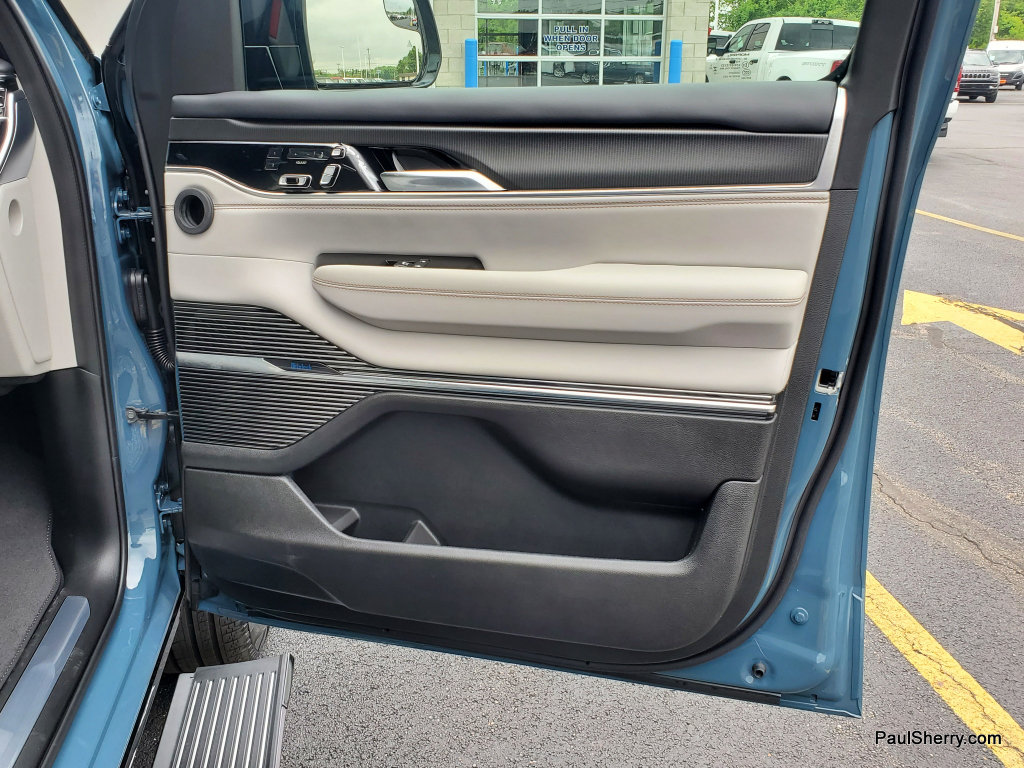 New 2026 Jeep Grand Wagoneer L Summit AWD/4WD image 50