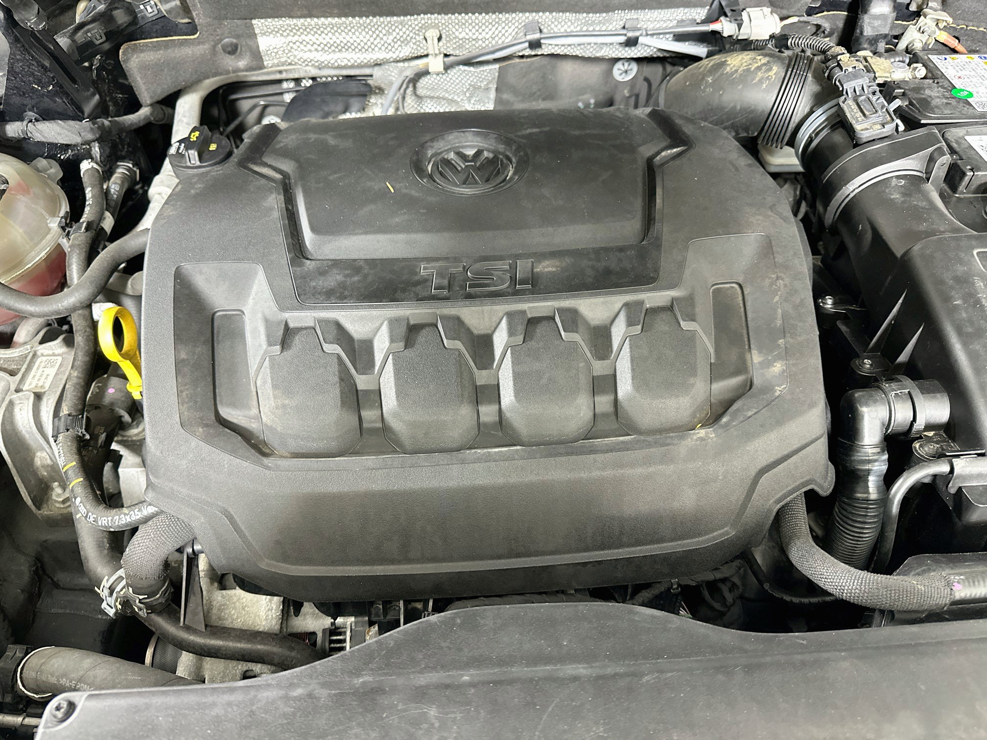 Used 2018 Volkswagen Tiguan SEL FWD image 35