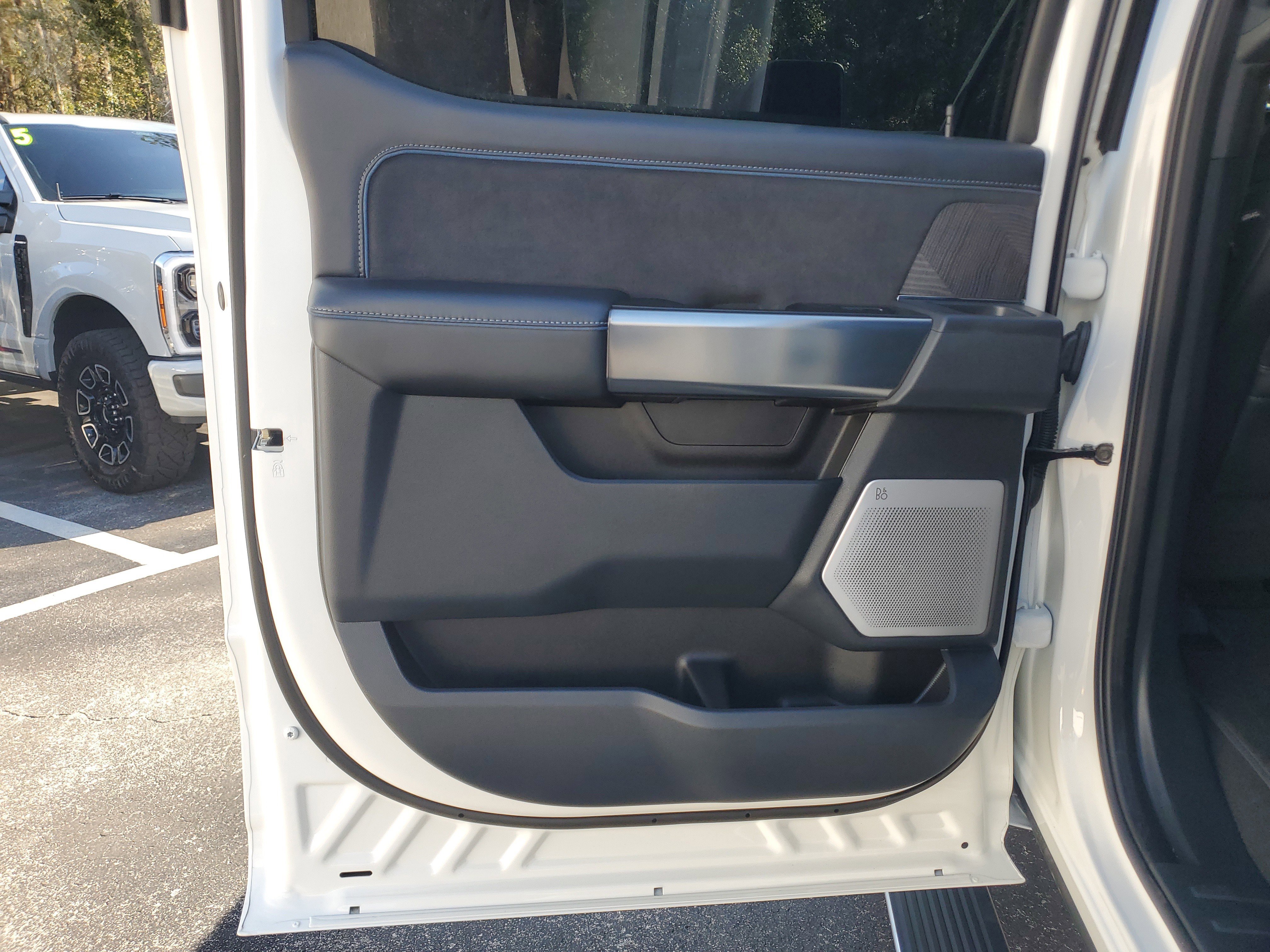 Used 2025 Ford F250 Platinum image 24