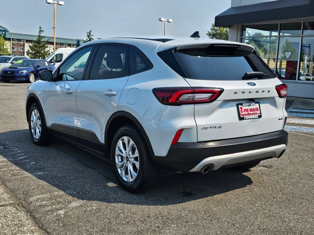Used 2025 Ford Escape Active AWD/4WD image 7