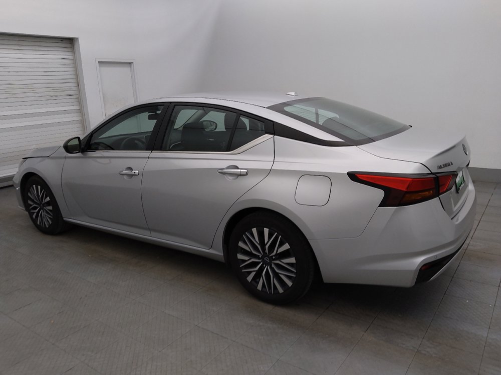 Used 2024 Nissan Altima 2.5 SV image 3