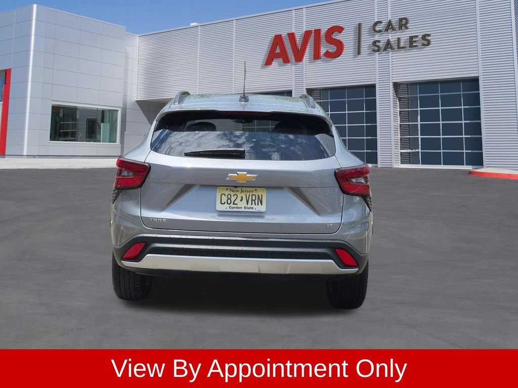 Used 2025 Chevrolet Trax LT w/ LT Convenience Package FWD image 7
