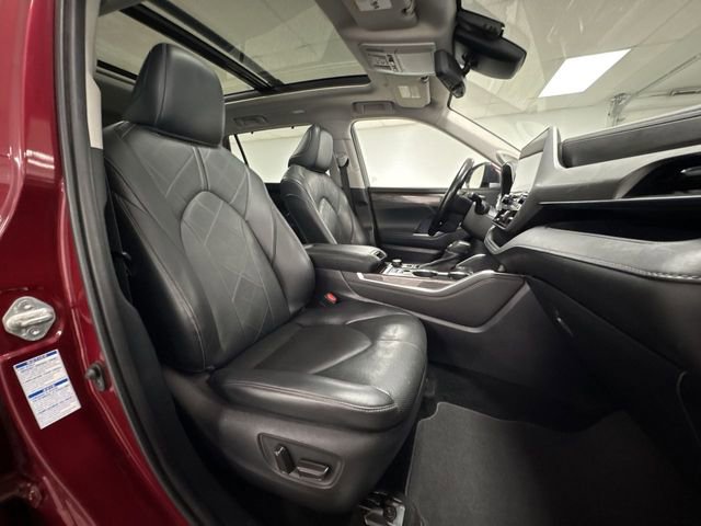 Used 2021 Toyota Highlander Platinum image 14