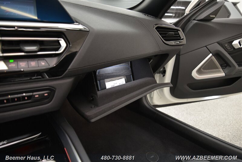 Used 2024 BMW Z4 M40i w/ Premium Package image 33