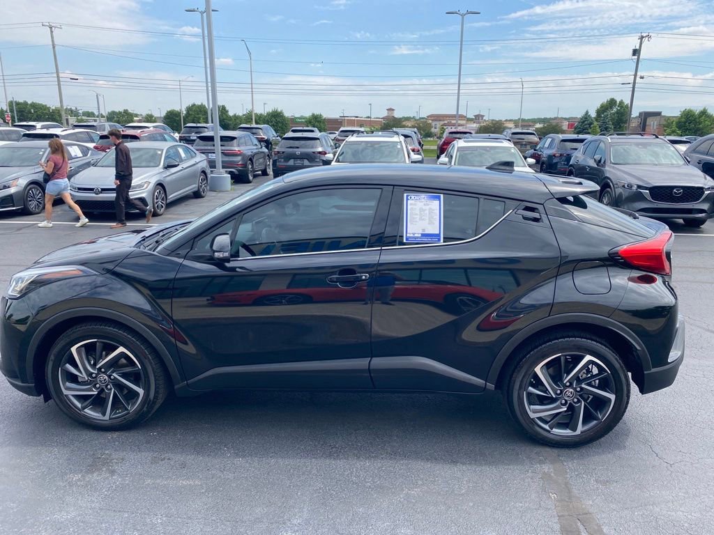 Used 2022 Toyota C-HR Limited FWD image 4