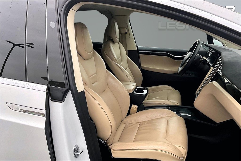 Used 2016 Tesla Model X 90D image 7