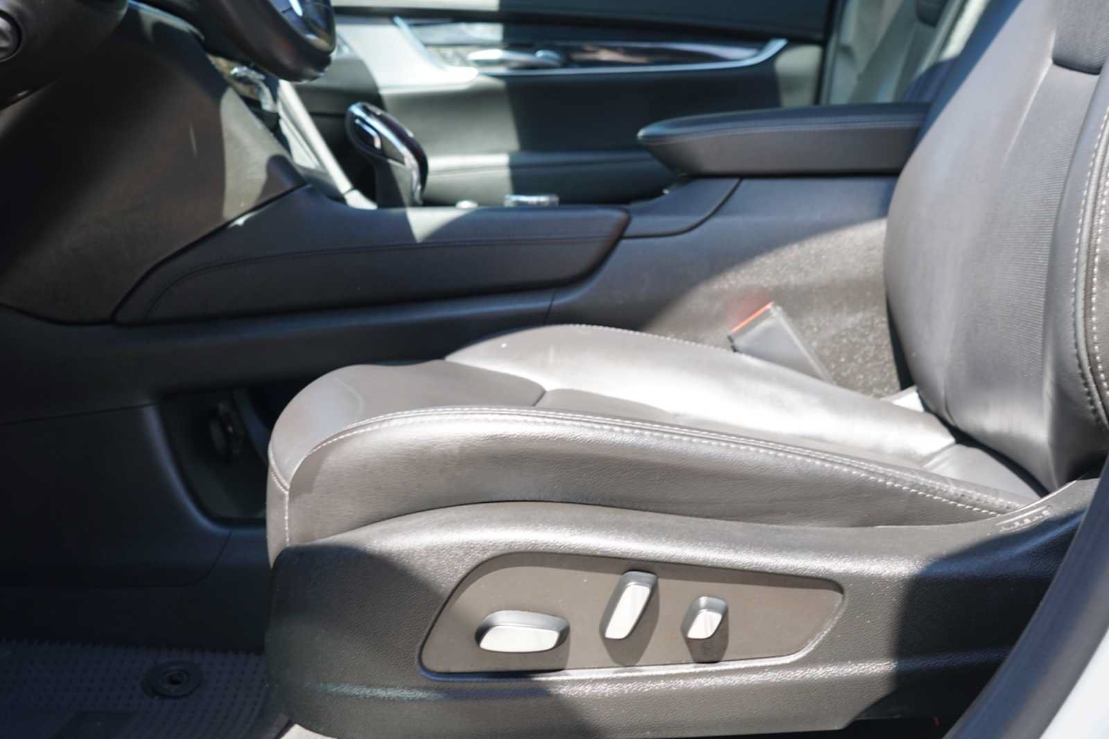 Used 2023 Cadillac XT5 Premium Luxury FWD image 18
