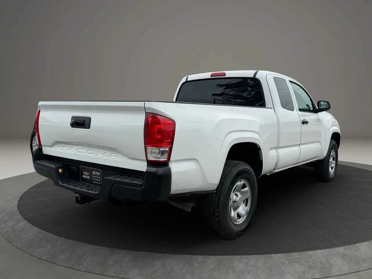 Used 2016 Toyota Tacoma SR RWD image 4