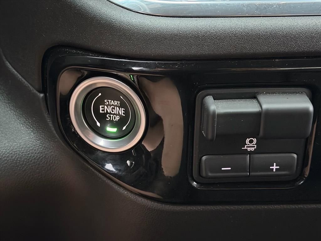 Used 2025 GMC Sierra 1500 Elevation image 22