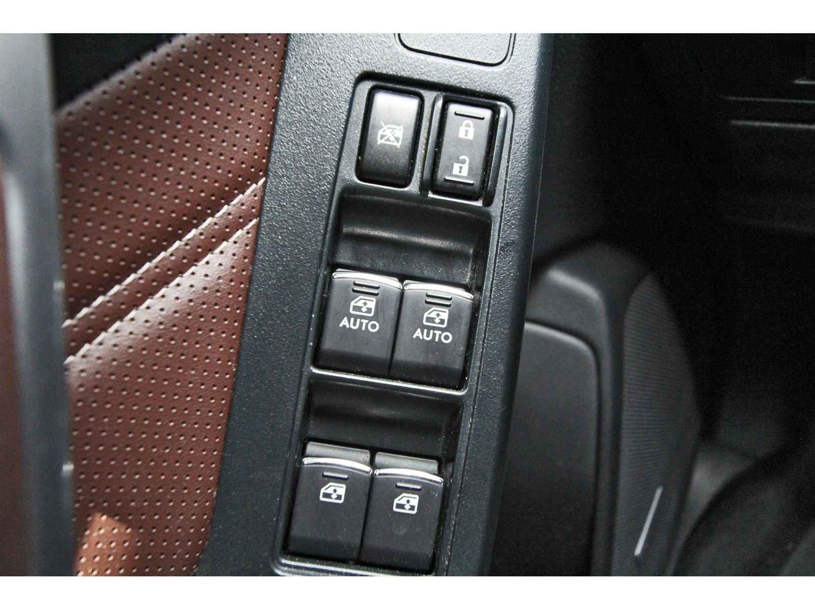 Used 2017 Subaru Forester 2.5i Touring AWD/4WD image 21