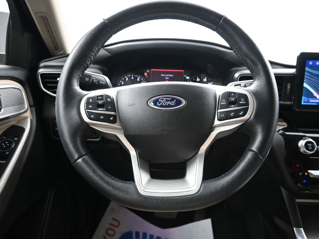 Used 2023 Ford Explorer Limited AWD/4WD image 33