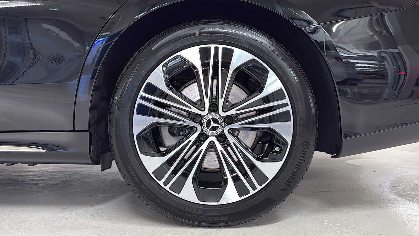 New 2027 Mercedes-Benz E 350 4MATIC Sedan image 11