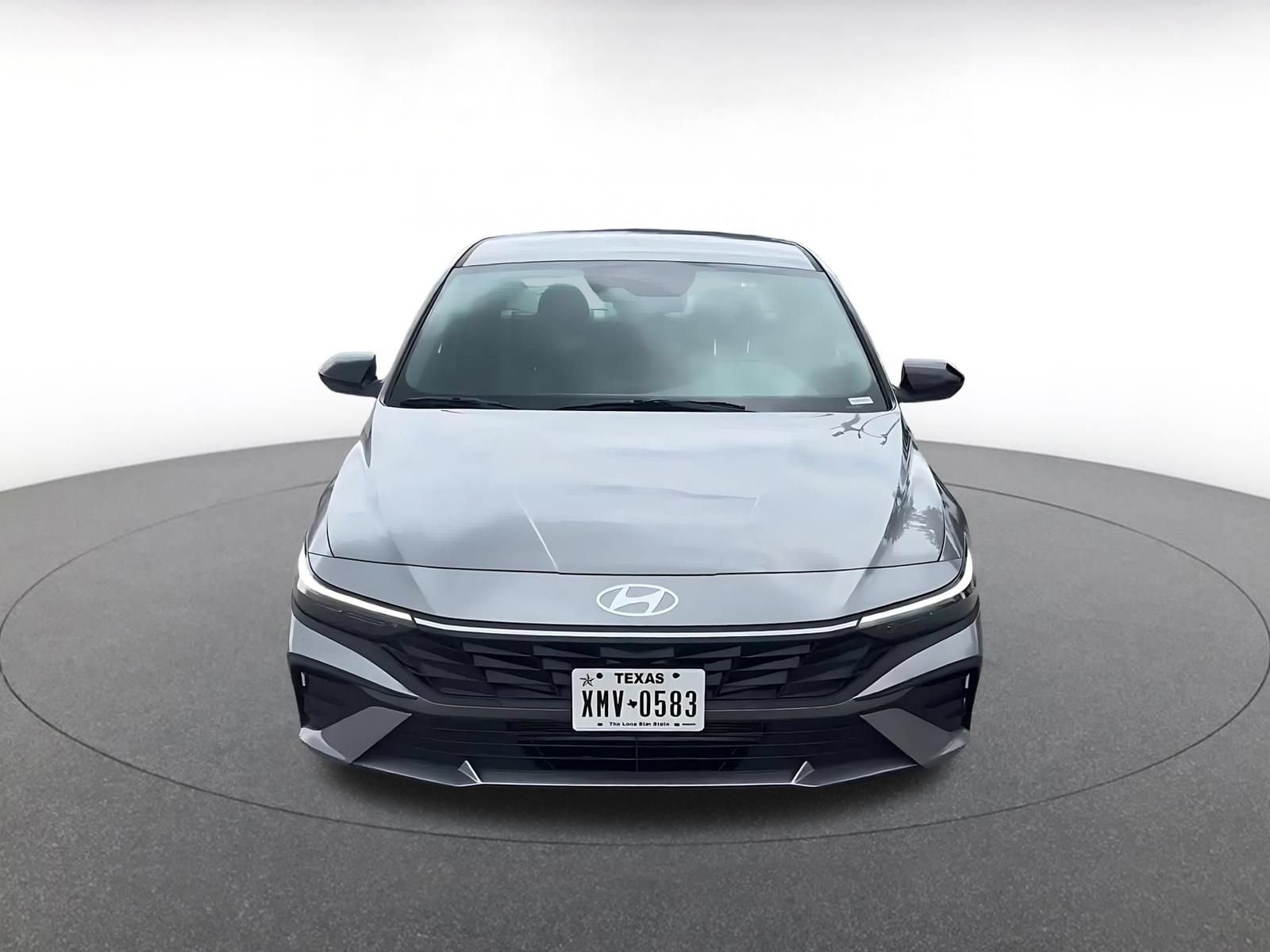 Used 2026 Hyundai Elantra Sport FWD image 4