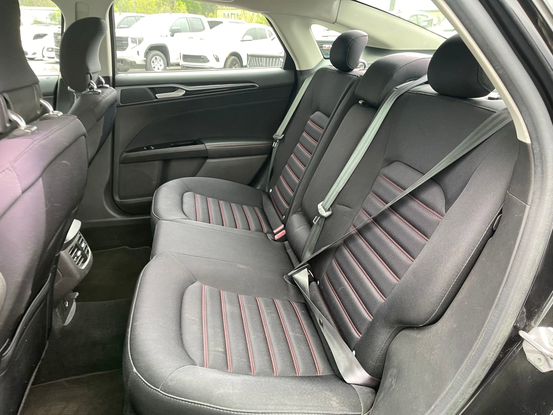 Used 2014 Ford Fusion SE image 25