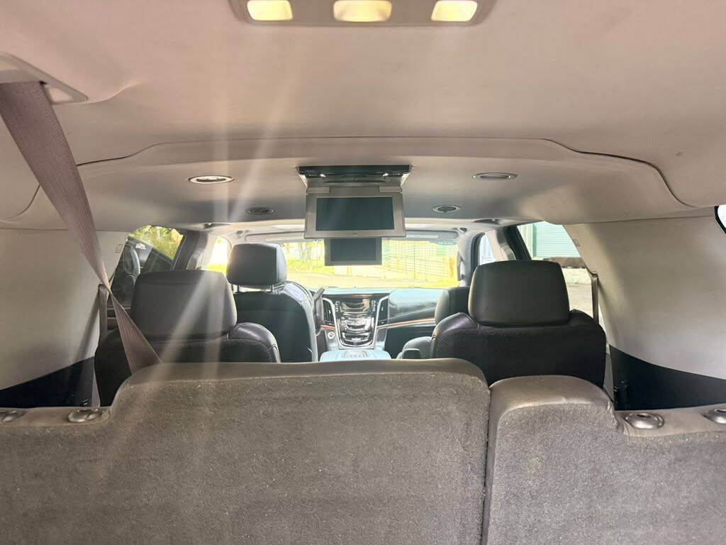 Used 2016 Cadillac Escalade ESV Luxury AWD/4WD image 13