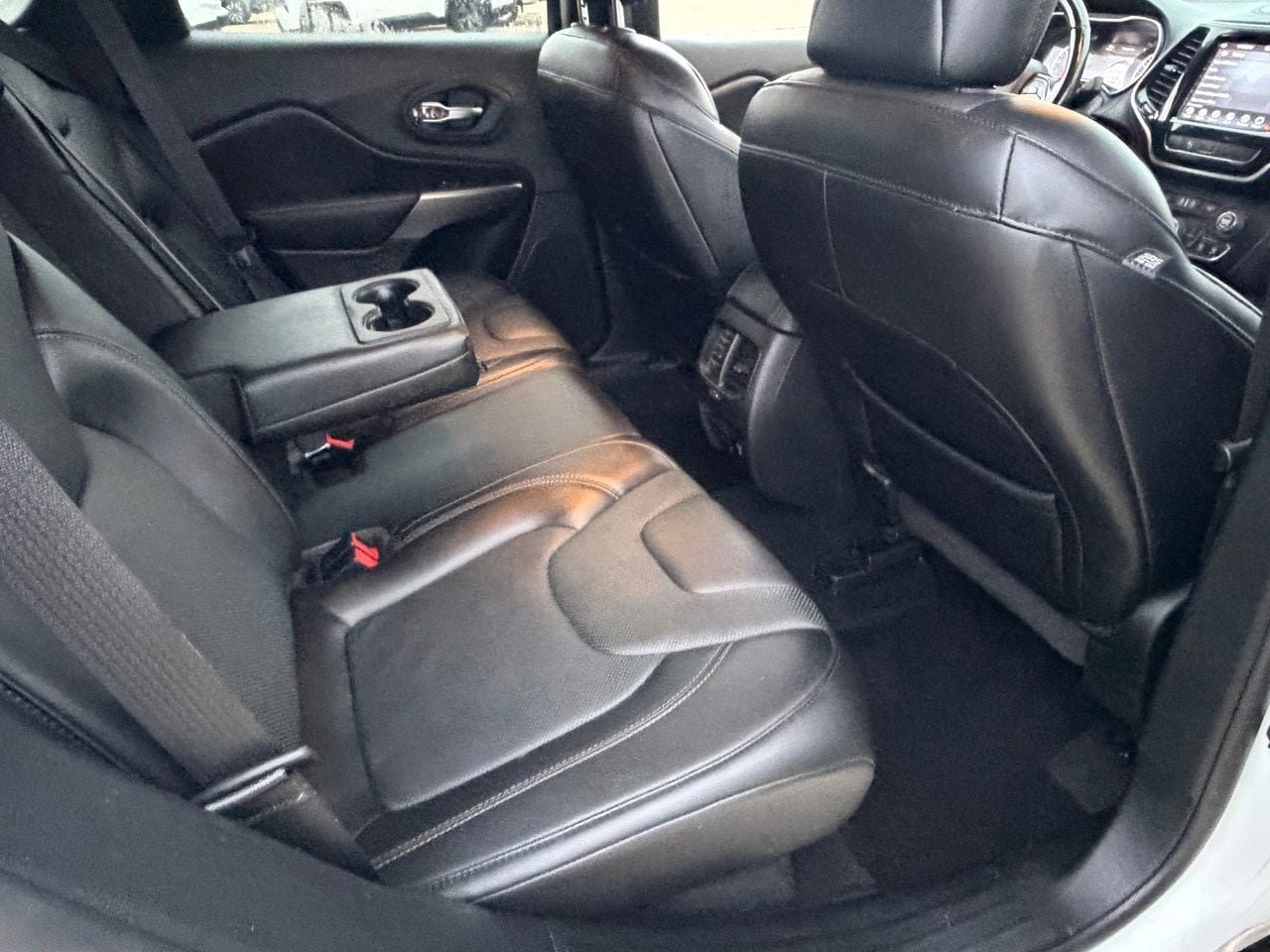 Used 2019 Jeep Cherokee Limited AWD/4WD image 40