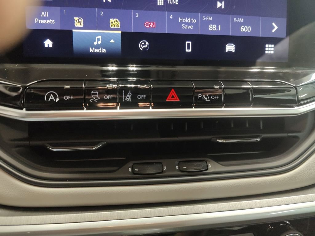 New 2025 Jeep Compass Limited w/ Sun & Sound Group image 25