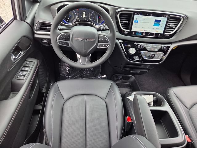 New 2026 Chrysler Voyager LX FWD image 7