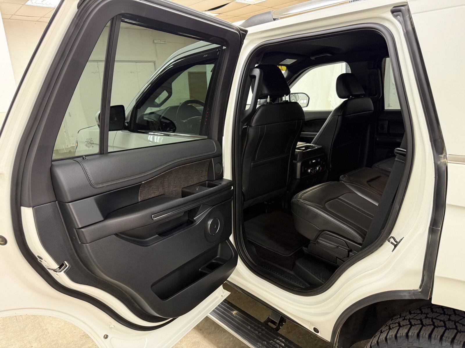 Used 2021 Ford Expedition Limited AWD/4WD image 22