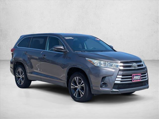 Used 2019 Toyota Highlander LE FWD image 3