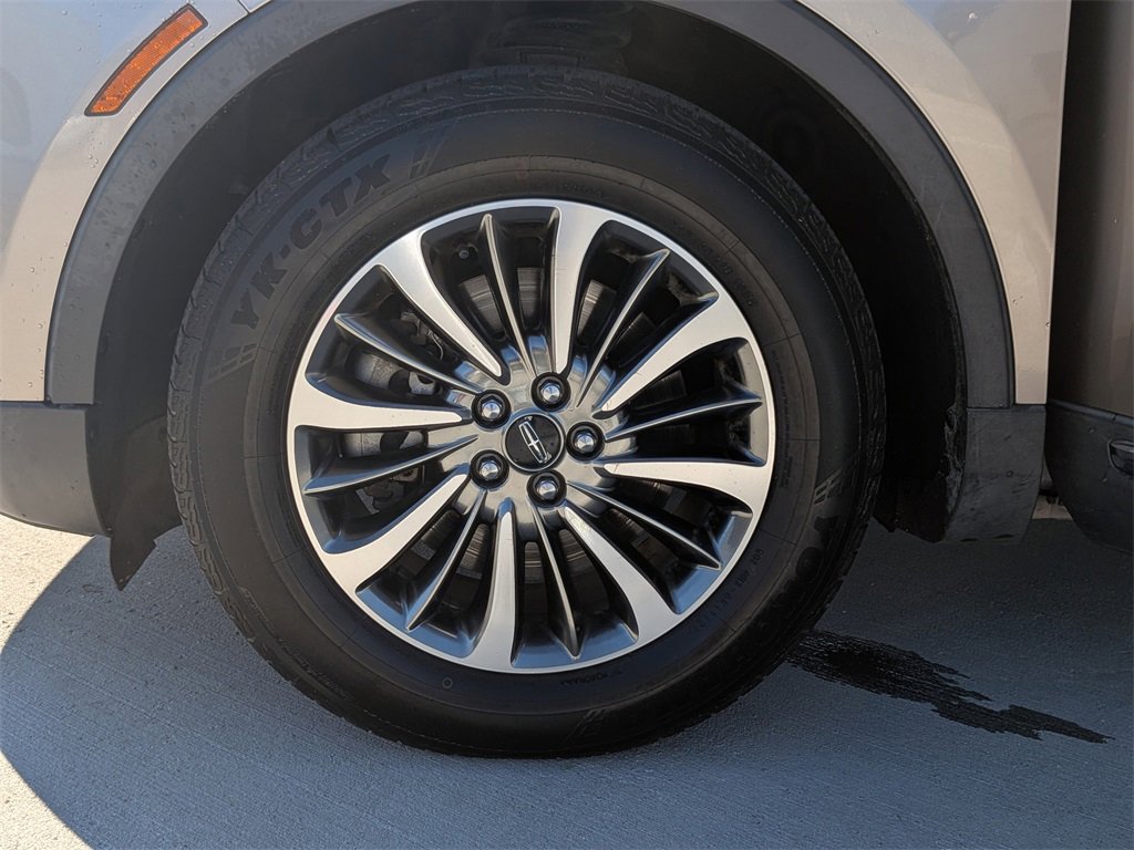 Used 2019 Lincoln Nautilus Select image 9