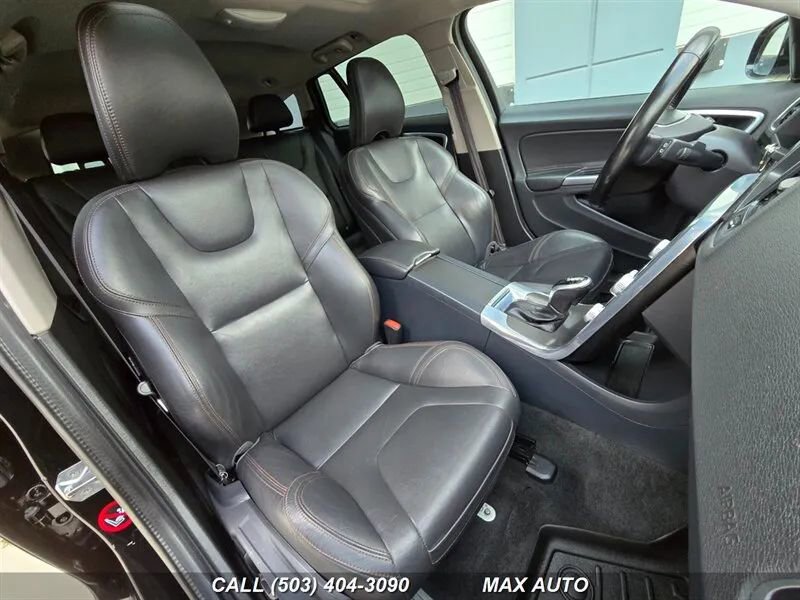 Used 2016 Volvo V60 T5 Cross Country image 20