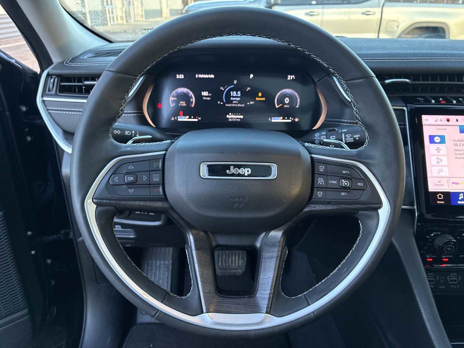 Used 2023 Jeep Grand Cherokee Limited image 10