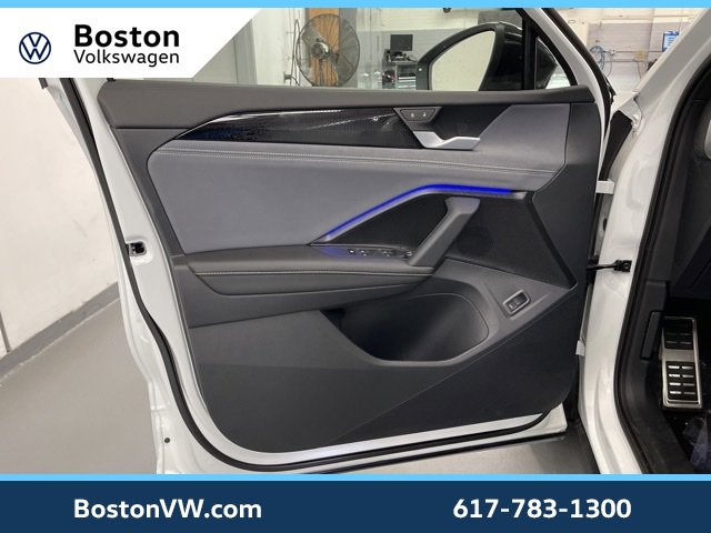 New 2025 Volkswagen Tiguan SE R-Line image 27