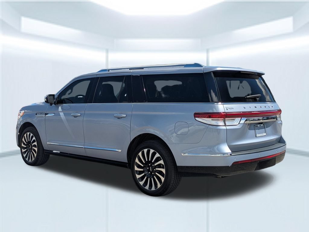 Used 2023 Lincoln Navigator L Black Label AWD/4WD image 3