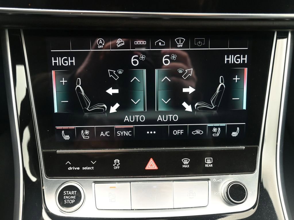 Used 2021 Audi Q8 Prestige w/ Prestige Package image 16