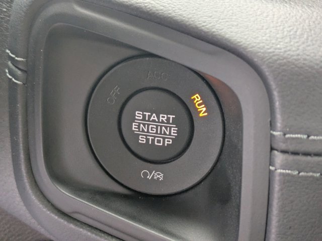 Used 2025 Jeep Wrangler Sahara image 23