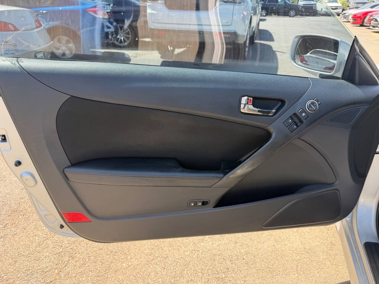 Used 2015 Hyundai Genesis 3.8 RWD image 9