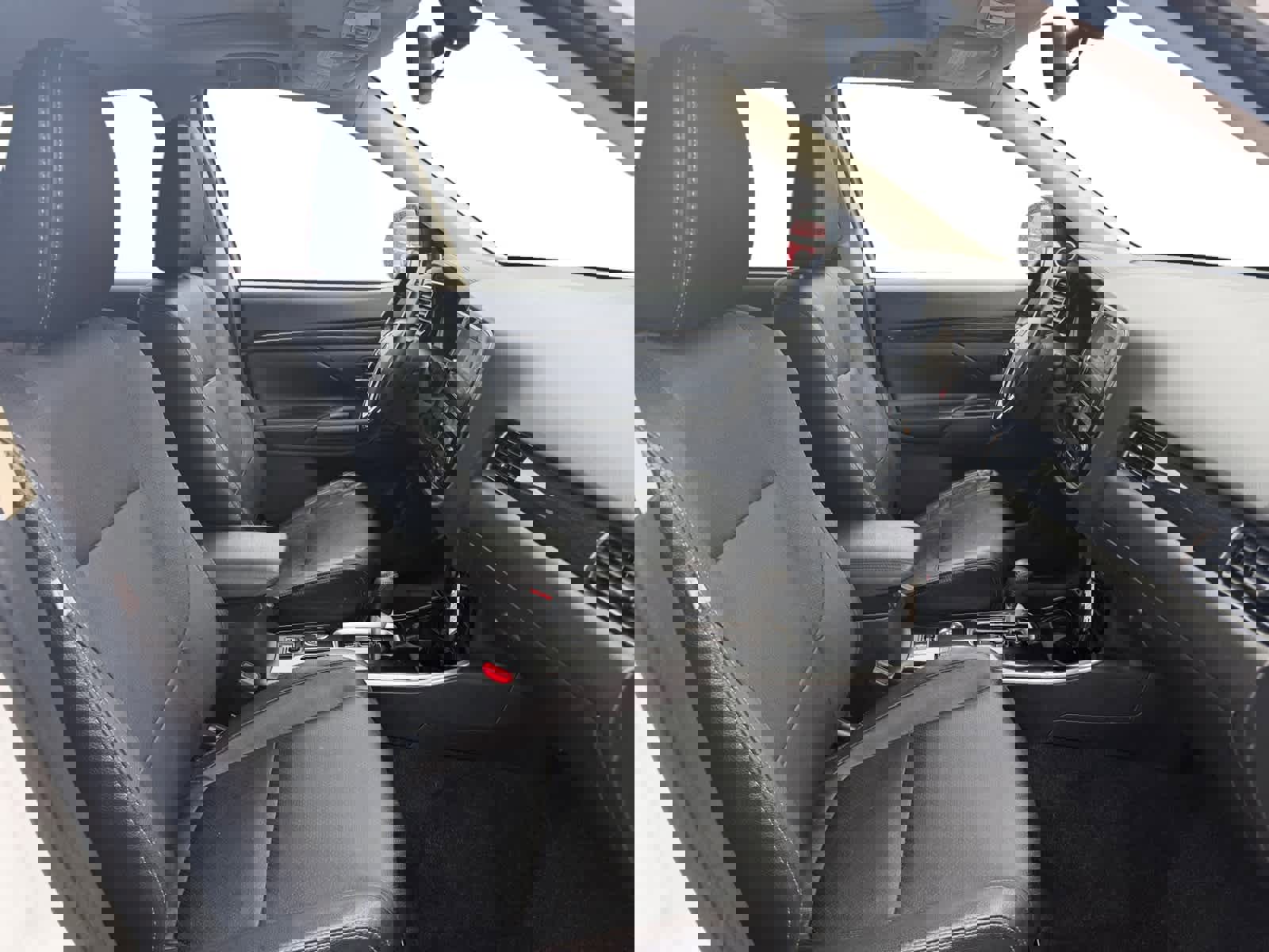 Used 2018 Mitsubishi Outlander SEL image 17