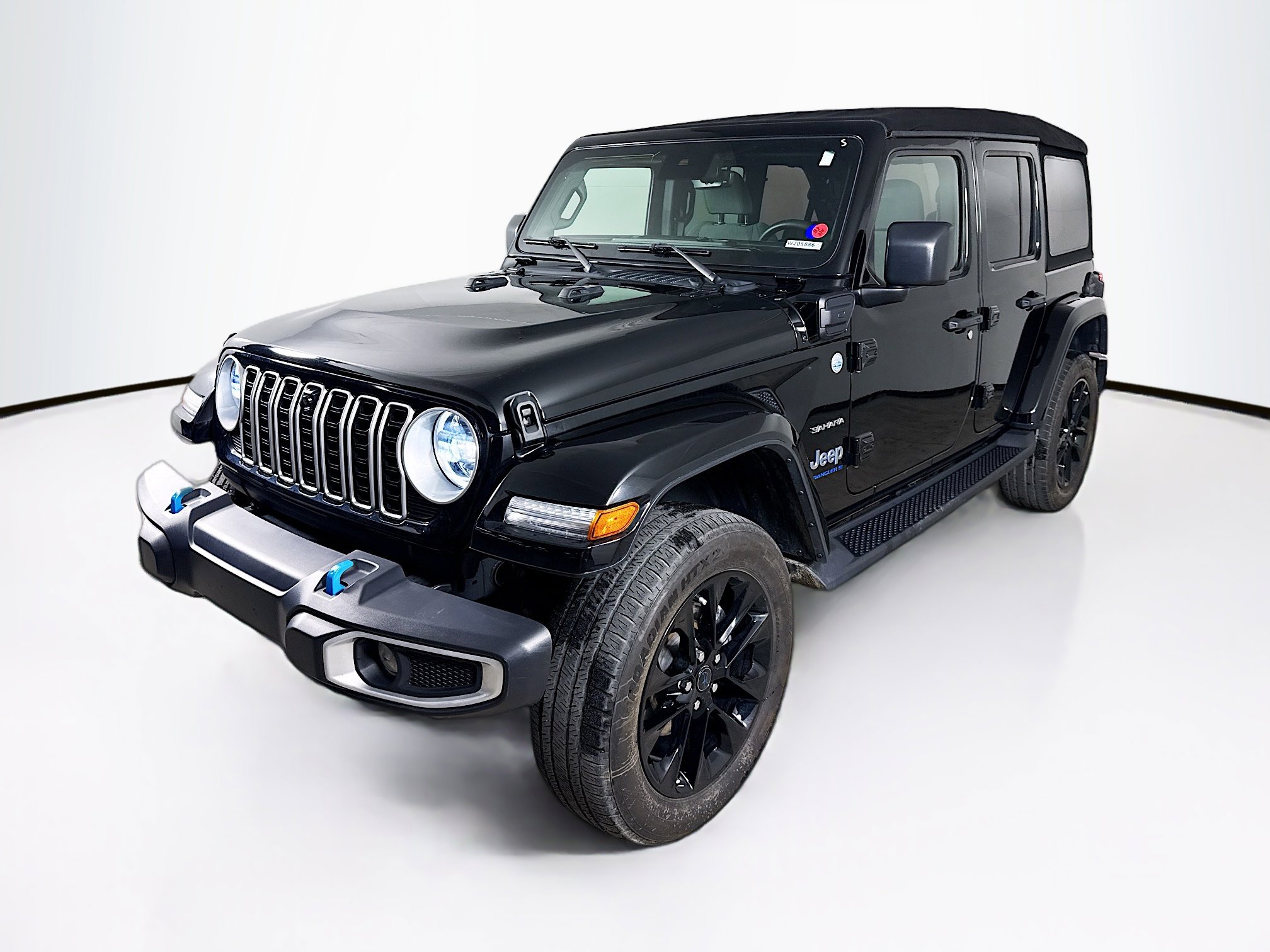 Used 2024 Jeep Wrangler Unlimited Sahara w/ Technology Group image 4