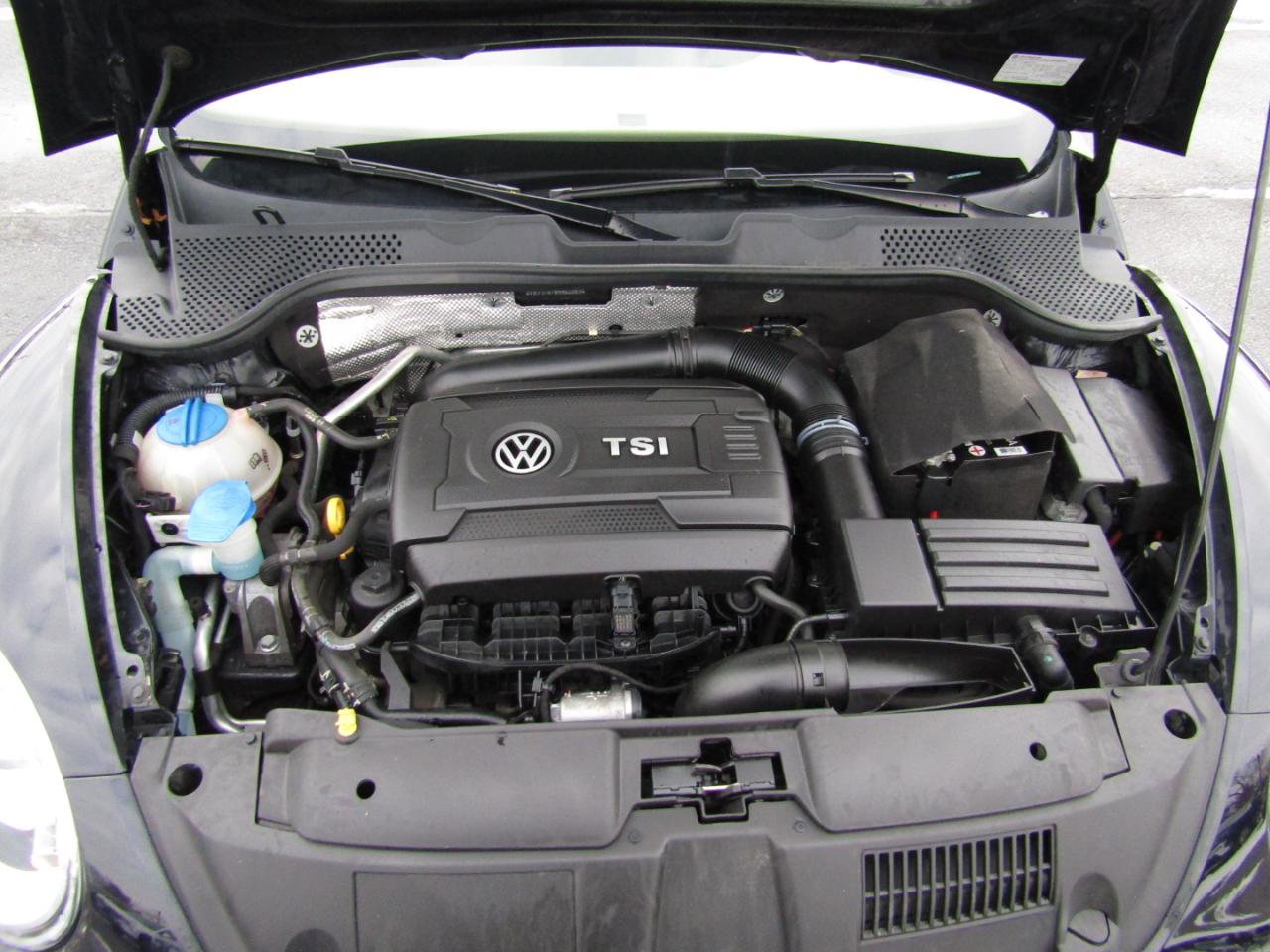 Used 2017 Volkswagen Beetle 1.8T SE FWD image 24