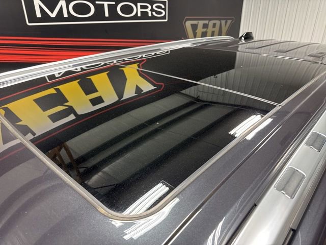 Used 2025 Lincoln Navigator Reserve AWD/4WD image 6