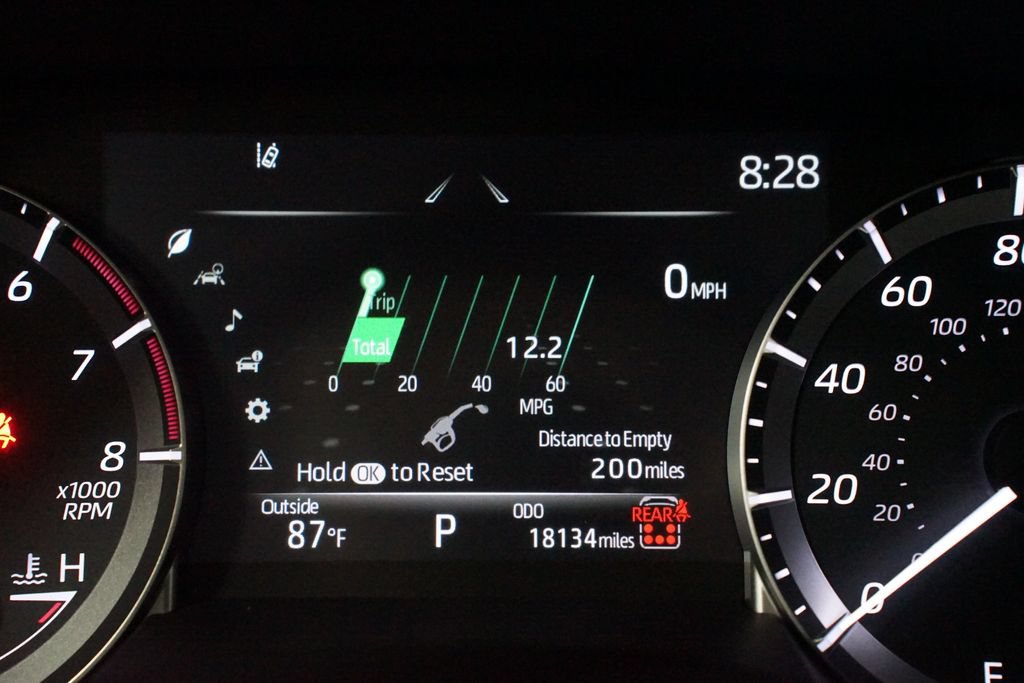 Certified 2024 Toyota Highlander XLE FWD image 16