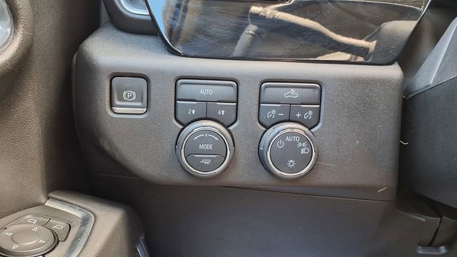 Used 2024 Chevrolet Silverado 1500 LT image 23